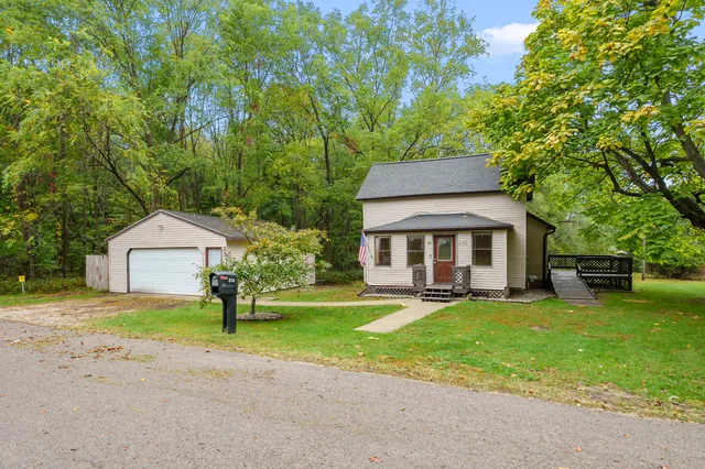 $160,000 | 310 Cedar Street, Decatur, MI 49045