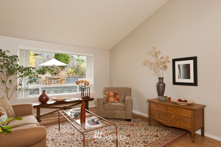 17018 156th Avenue Southeast Renton, WA 98058 - Photo 2 of 15 Gallery Image 2