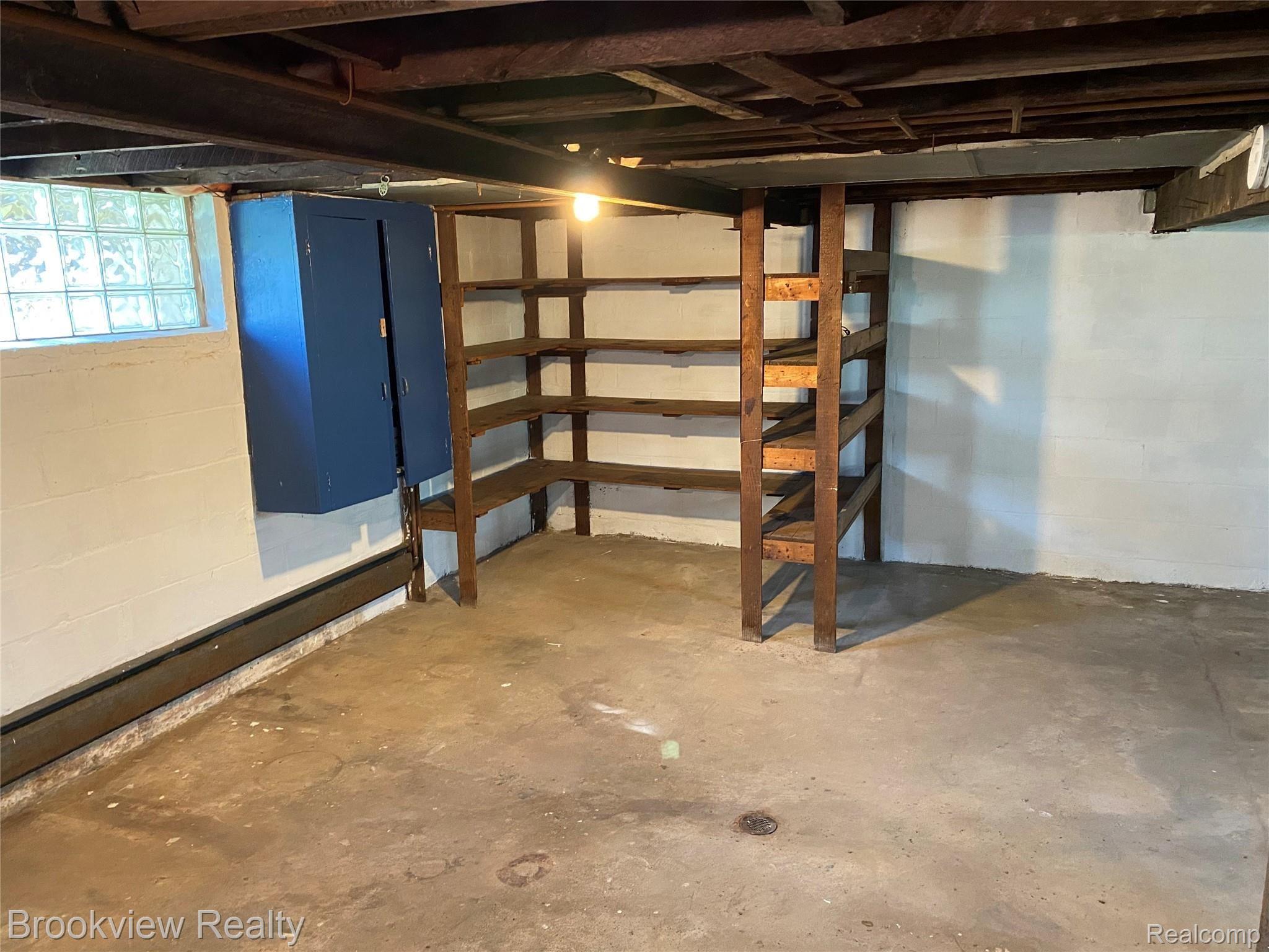 2424 West Auburn Road Rochester, MI 48309 - Photo 27 of 29 8271F059-B03E-4883-BA46-CEBA450B59C5.jpeg
