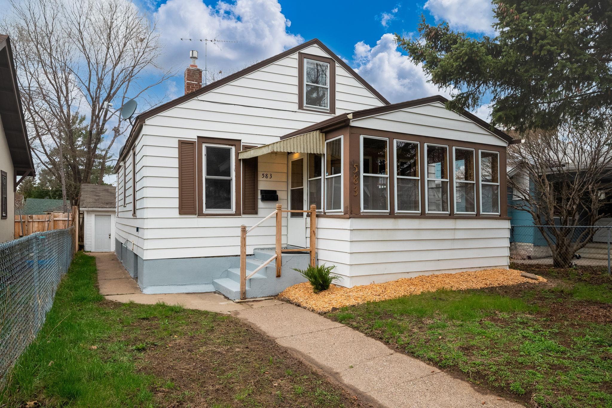 583 Pascal Street North St. Paul, MN 55104 - Photo 1 of 32