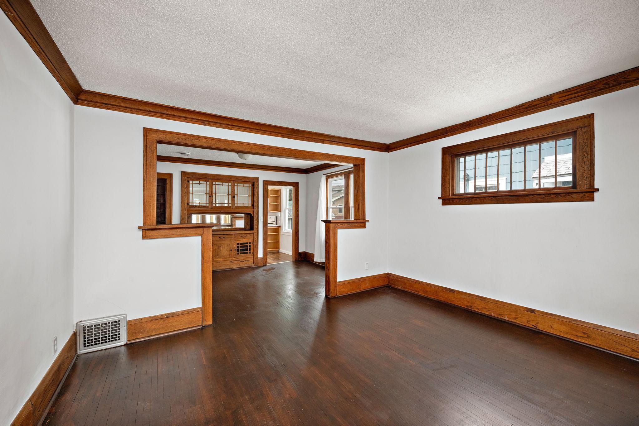 583 Pascal Street North St. Paul, MN 55104 - Photo 6 of 32