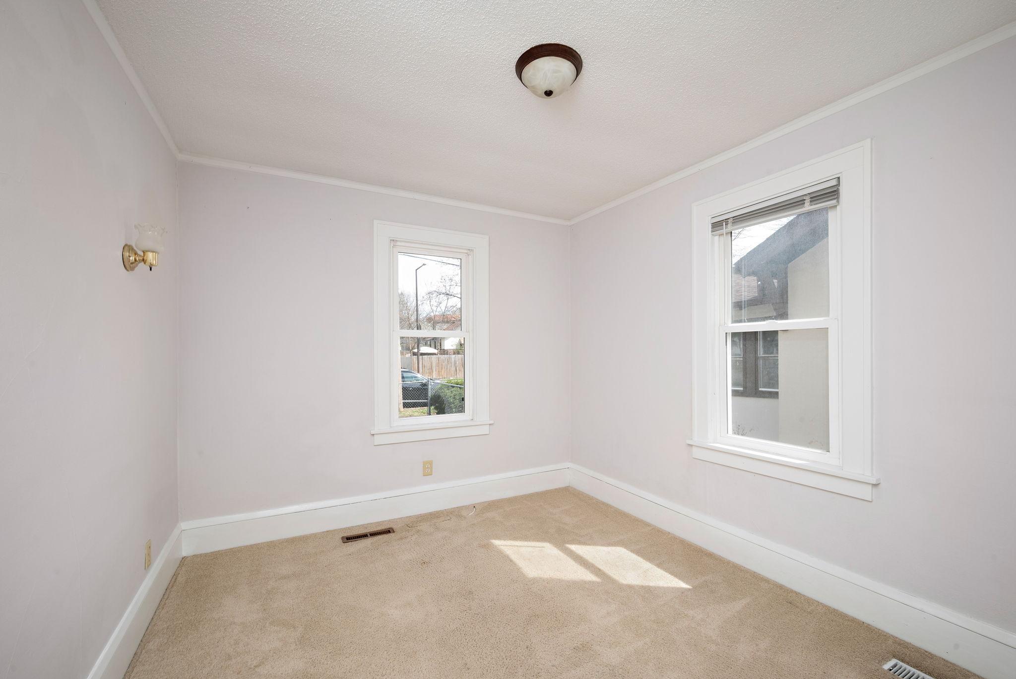583 Pascal Street North St. Paul, MN 55104 - Photo 10 of 32