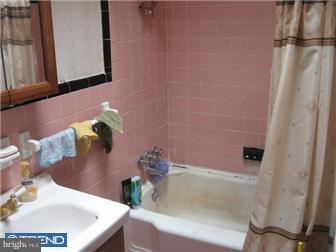 256 Hampden Road Upper Darby, PA 19082 - Photo 8 of 8 Bathroom