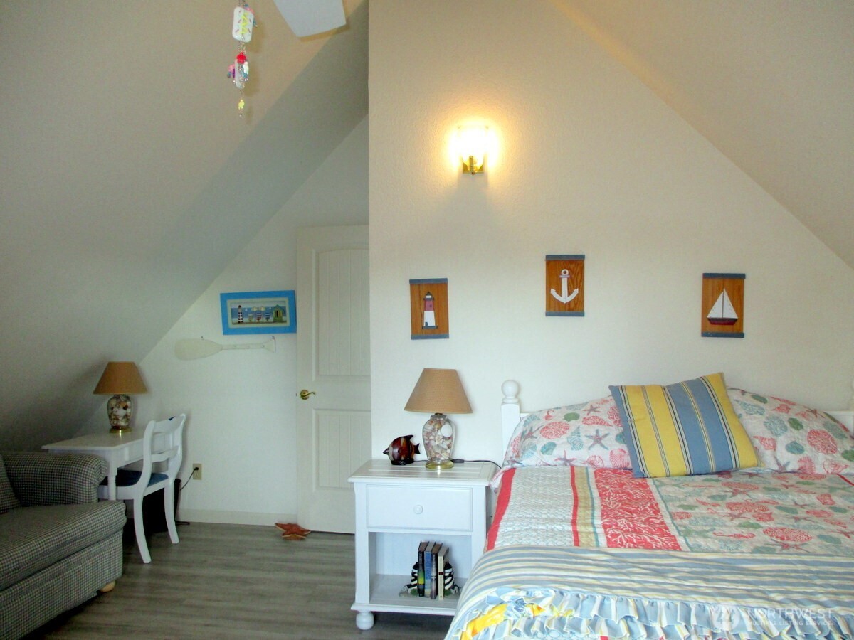 369 North Razor Clam Drive Southwest Ocean Shores, WA 98569 - Photo 13 of 27 a view of a workspace with furniture and toys