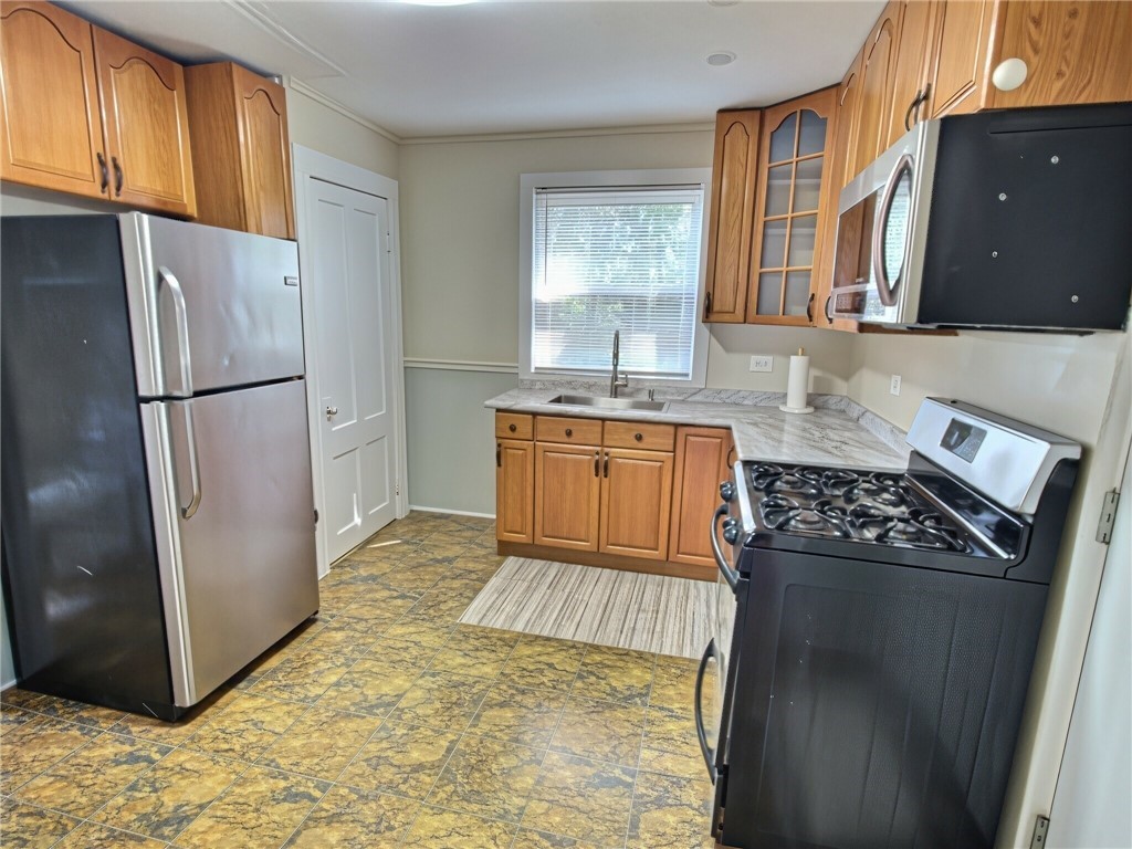 14 Utica Place Rochester, NY 14608 - Photo 8 of 20 Gallery Image 8