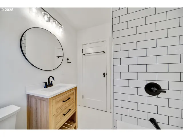 an empty room with window