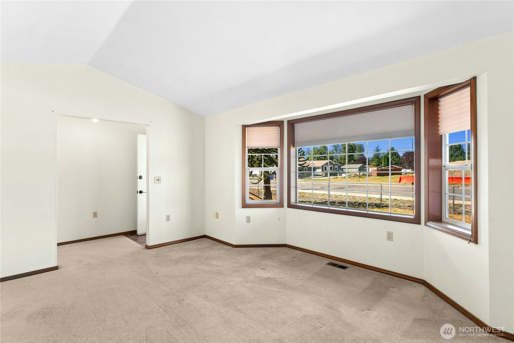 528 Spiketon Road Buckley, WA 98321 - Photo 3 of 25 Gallery Image 3