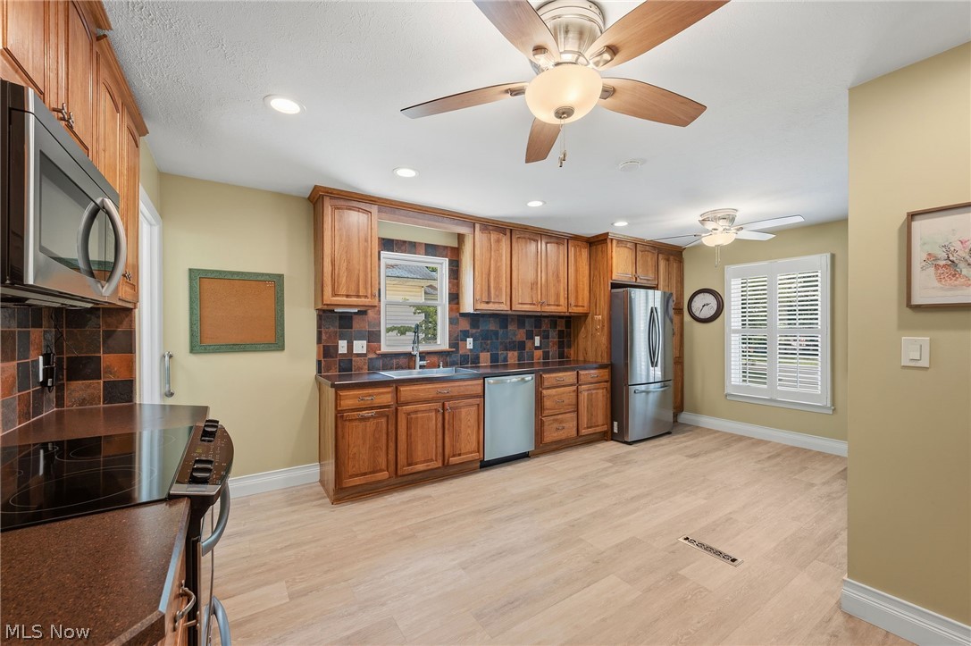 6684 Bonnieview Road Cleveland, OH 44143 - Photo 6 of 29