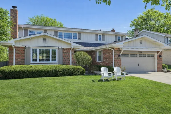 $1,050,000 | 1285 Warwick Court, Deerfield, IL 60015