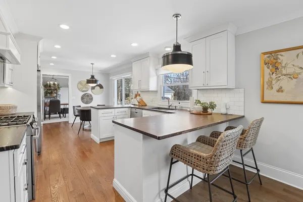 $1,050,000 | 1285 Warwick Court, Deerfield, IL 60015