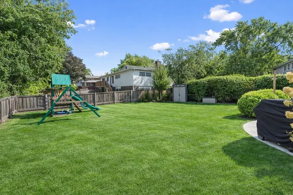 $1,050,000 | 1285 Warwick Court, Deerfield, IL 60015