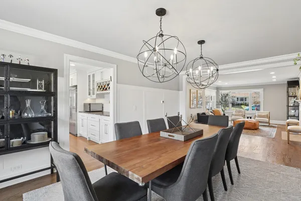 $1,050,000 | 1285 Warwick Court, Deerfield, IL 60015