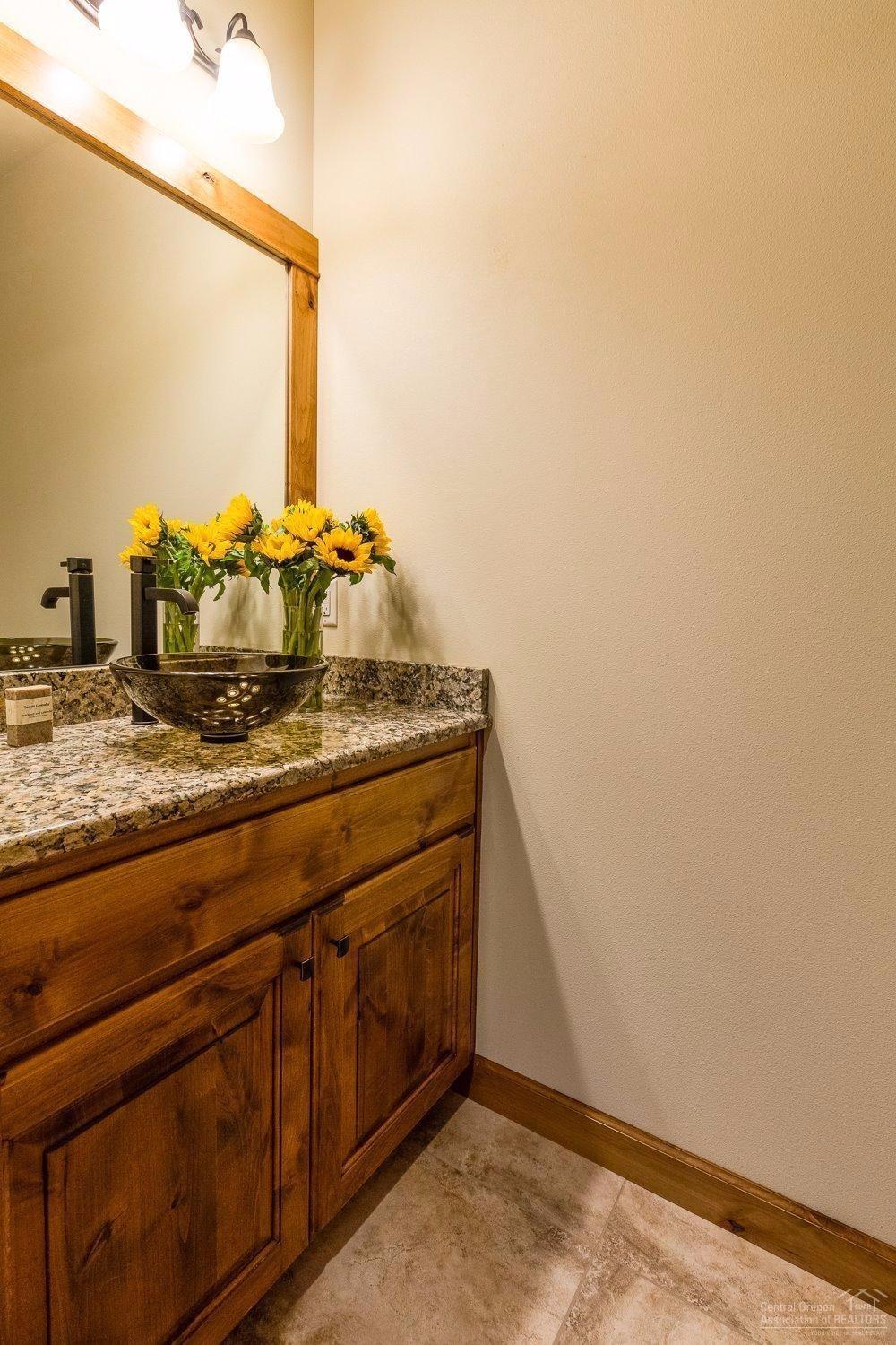 293 Sable Rock Loop Bend, OR 97707 - Photo 13 of 25 Gallery Image 13