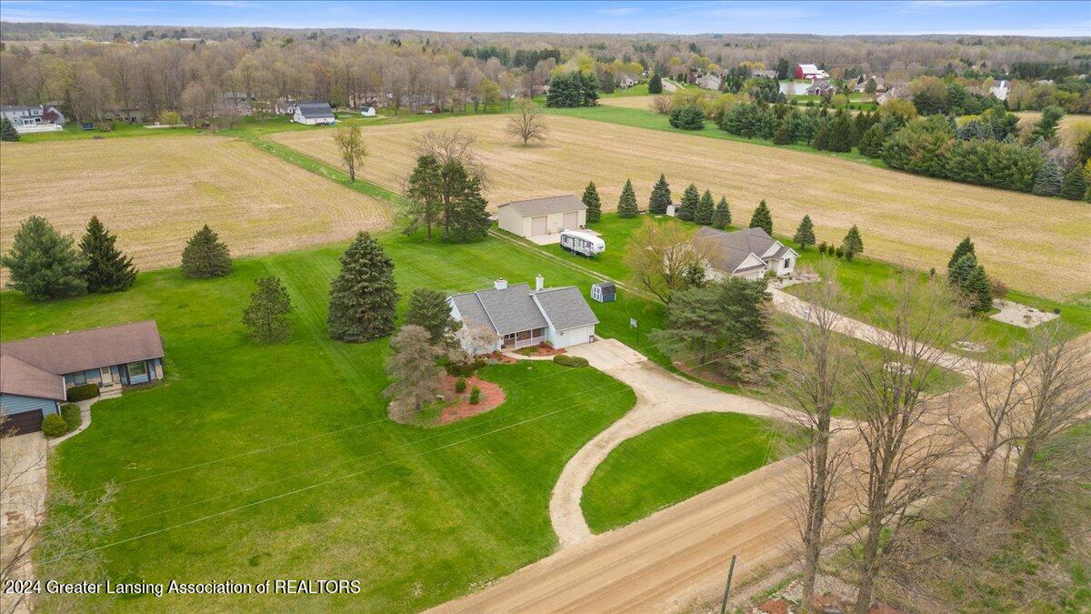 9380 Clark Road Grand Ledge, MI 48837 - Photo 4 of 39 05-Media Jett-4