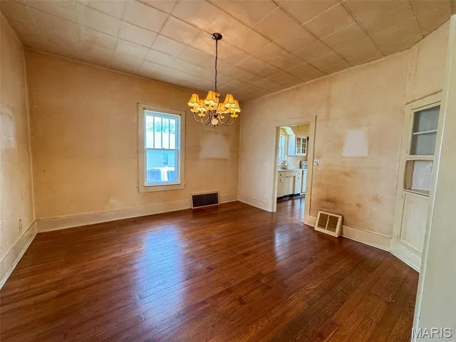 $129,000 | 1060 Market Street, Ste. Genevieve, MO 63670