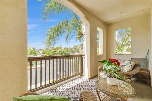 a view of a entrance gate of the house