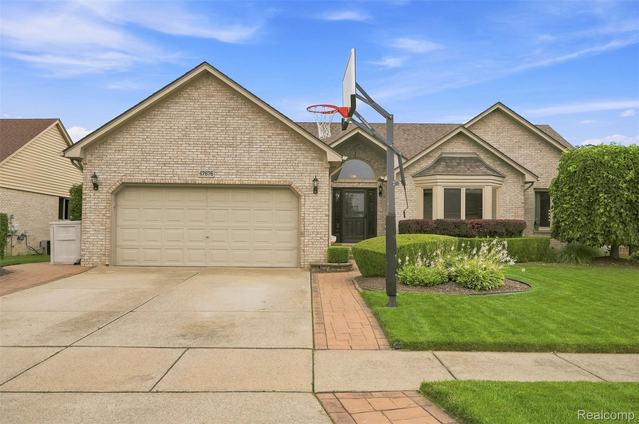 47676 Sandy Ridge Drive Macomb, MI 48044 - Photo 3 of 55 2_009.jpg