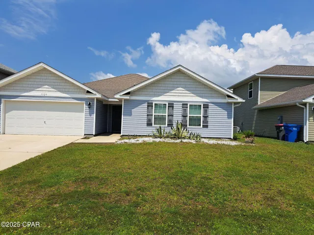 $2,350 | 7329 Port Pl Street, Southport, FL 32409