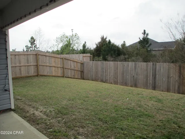 $2,350 | 7329 Port Pl Street, Southport, FL 32409