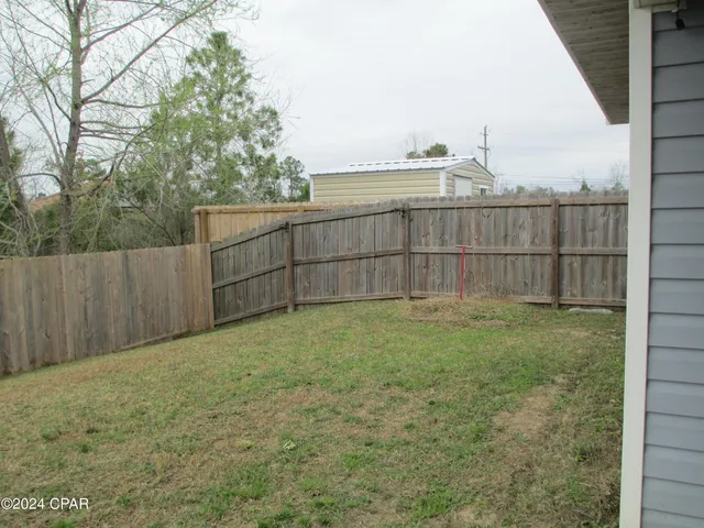 $2,350 | 7329 Port Pl Street, Southport, FL 32409