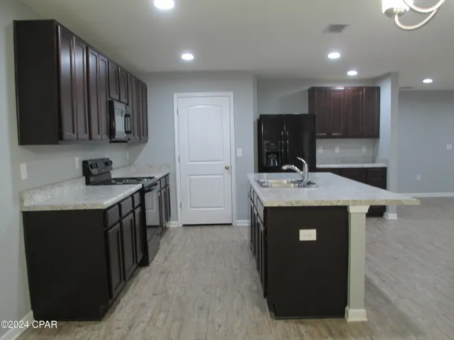 $2,350 | 7329 Port Pl Street, Southport, FL 32409