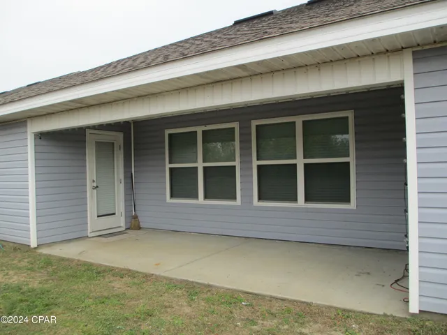 $2,350 | 7329 Port Pl Street, Southport, FL 32409