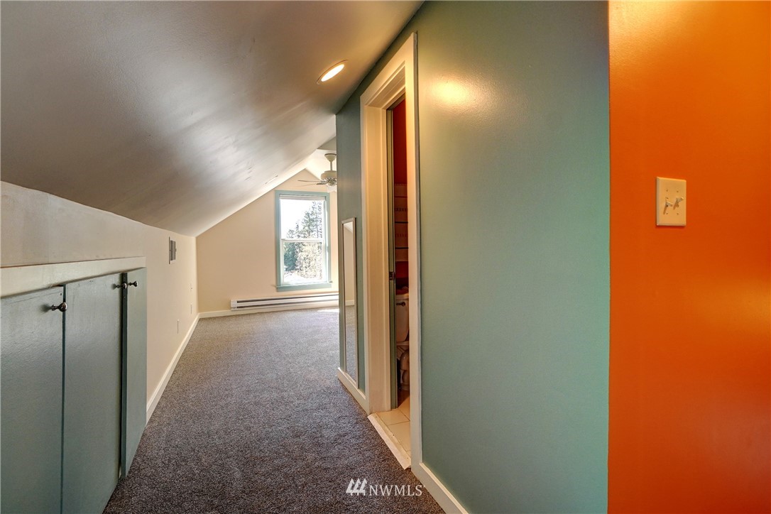 5604 Northeast 10th Street Renton, WA 98059 - Photo 22 of 38