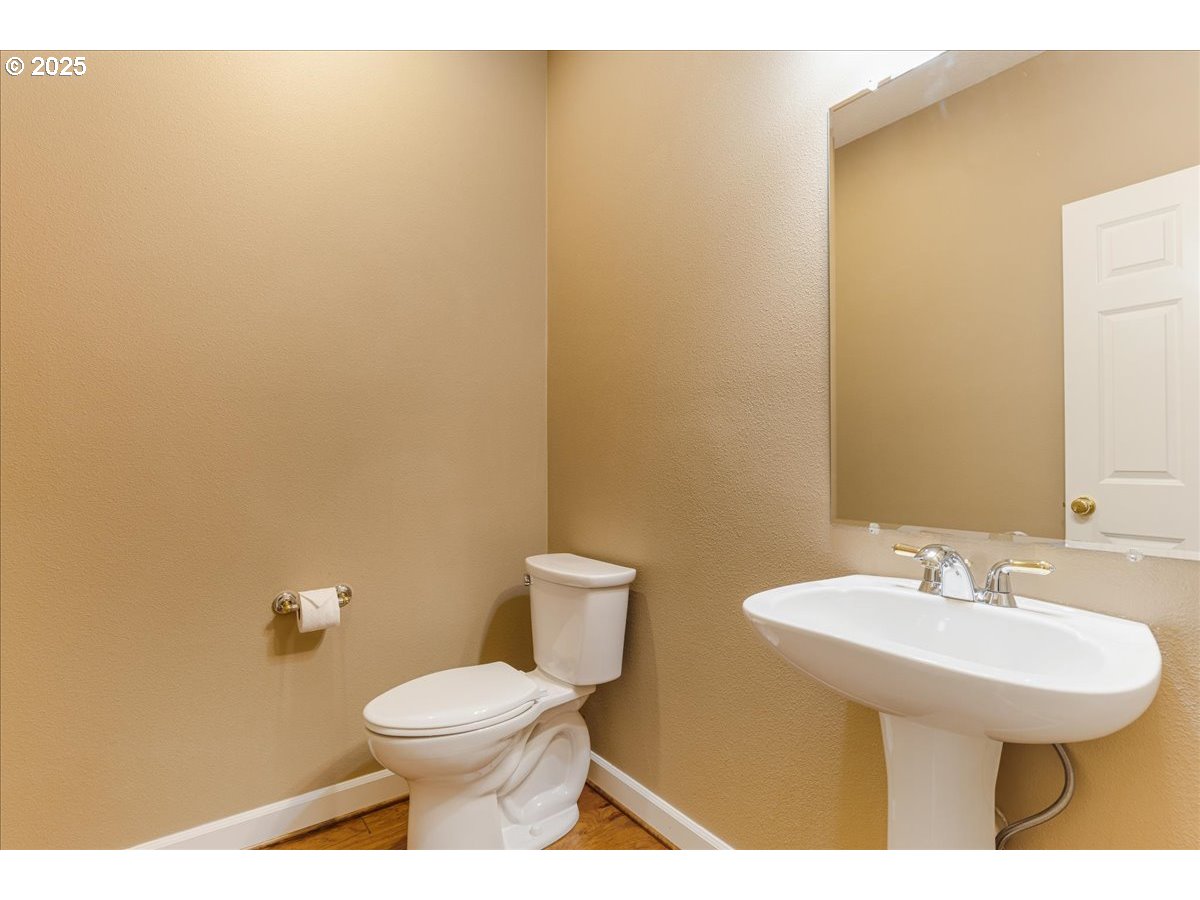 692 Southeast 38th Drive Gresham, OR 97080 - Photo 13 of 36