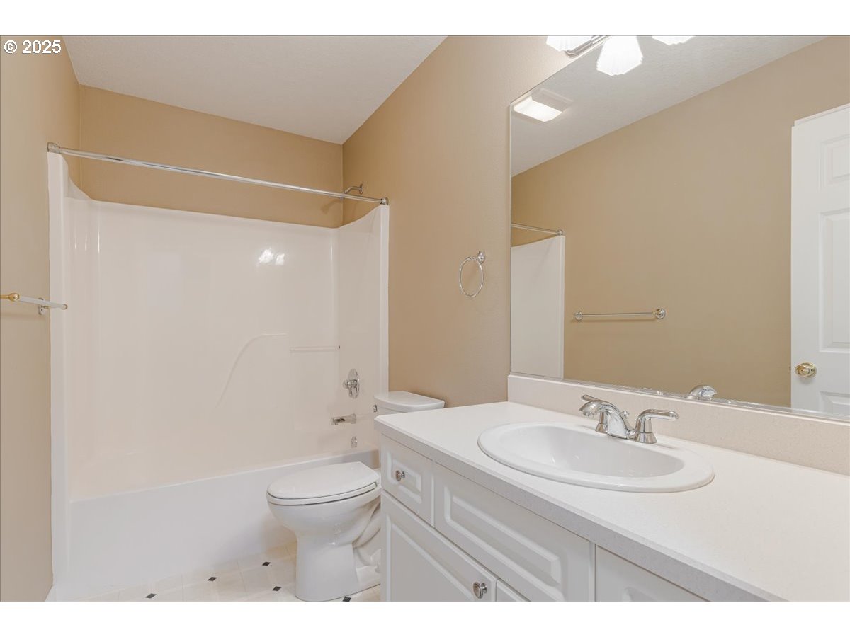 692 Southeast 38th Drive Gresham, OR 97080 - Photo 22 of 36