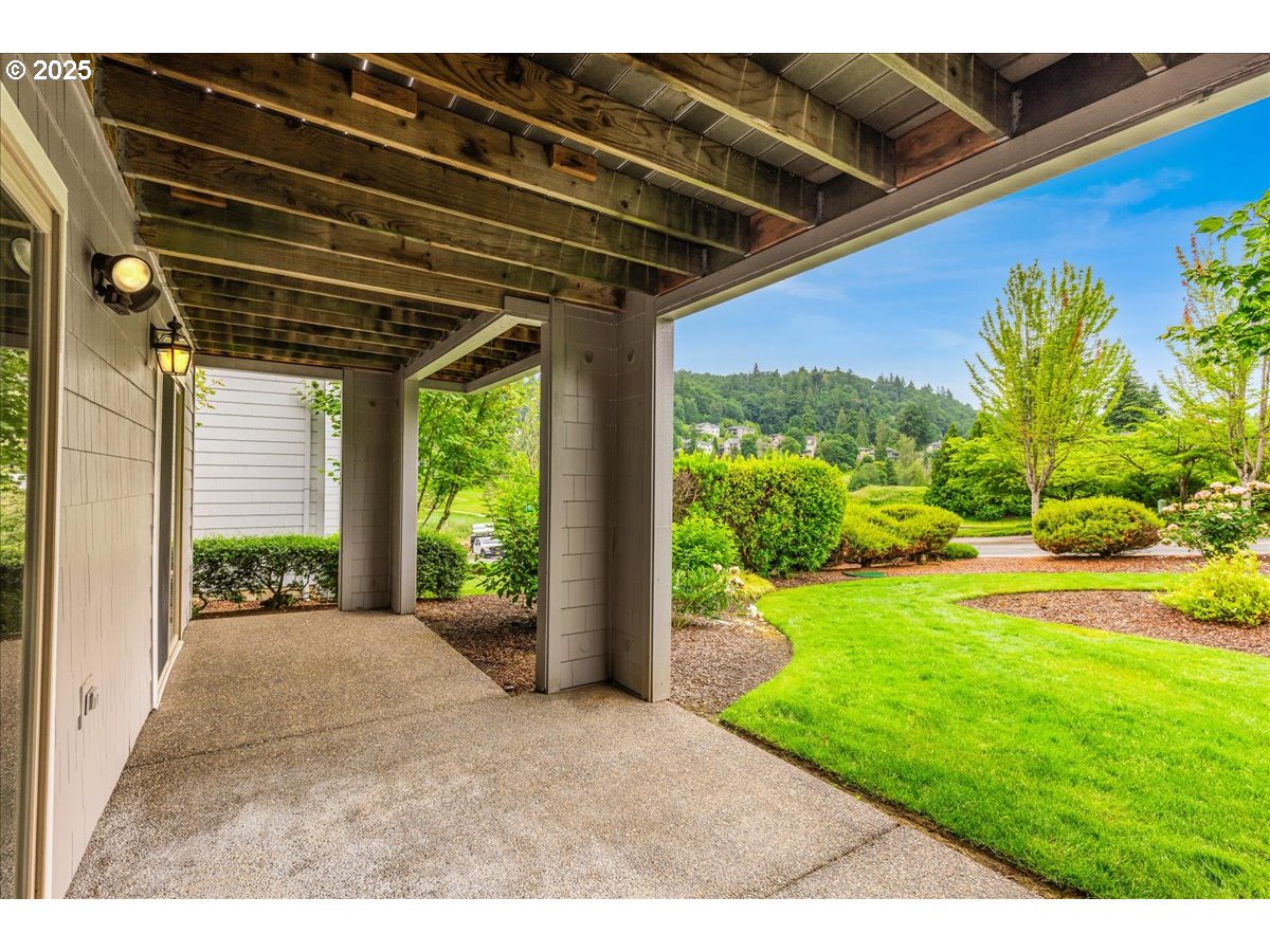 692 Southeast 38th Drive Gresham, OR 97080 - Photo 25 of 36