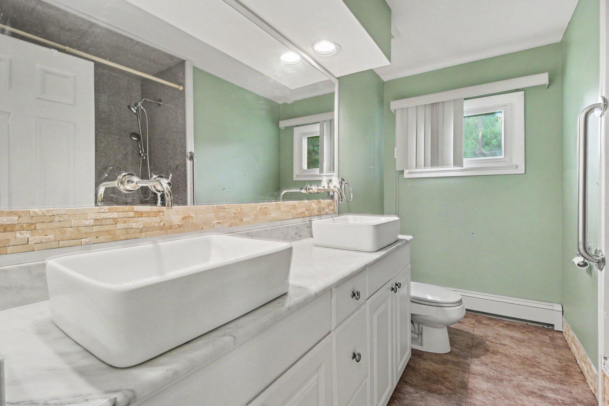 5131 Elizabeth Lake Road Waterford, MI 48327 - Photo 10 of 16 010_file_2089