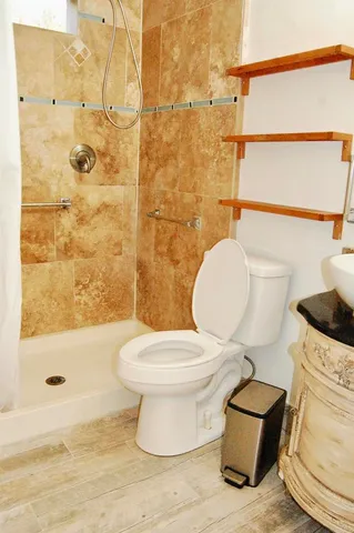 $2,795 | 736 Mar Vista Drive, Vista, CA 92081