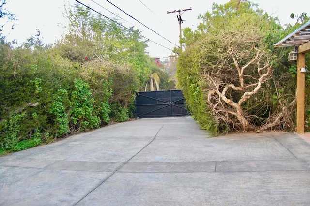 $2,795 | 736 Mar Vista Drive, Vista, CA 92081