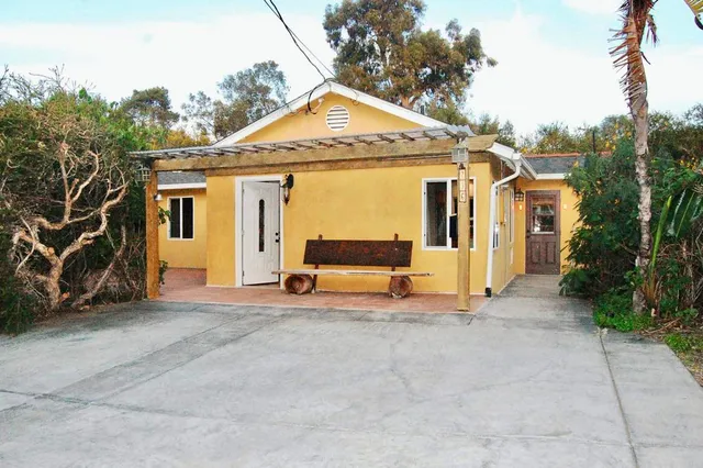 $2,795 | 736 Mar Vista Drive, Vista, CA 92081