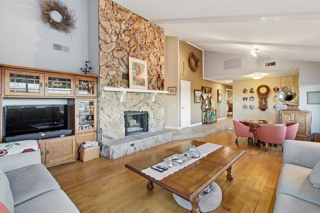 5012 Sleeping Indian Road Fallbrook, CA 92028 - Photo 12 of 75