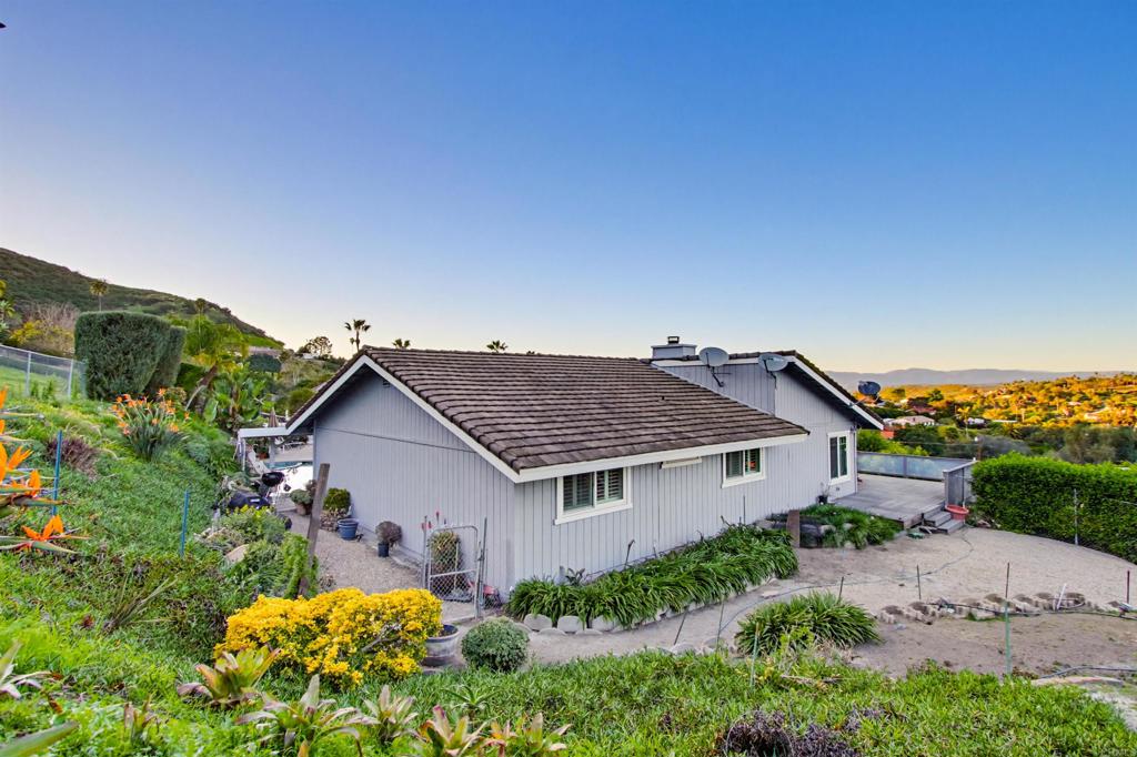 5012 Sleeping Indian Road Fallbrook, CA 92028 - Photo 58 of 75