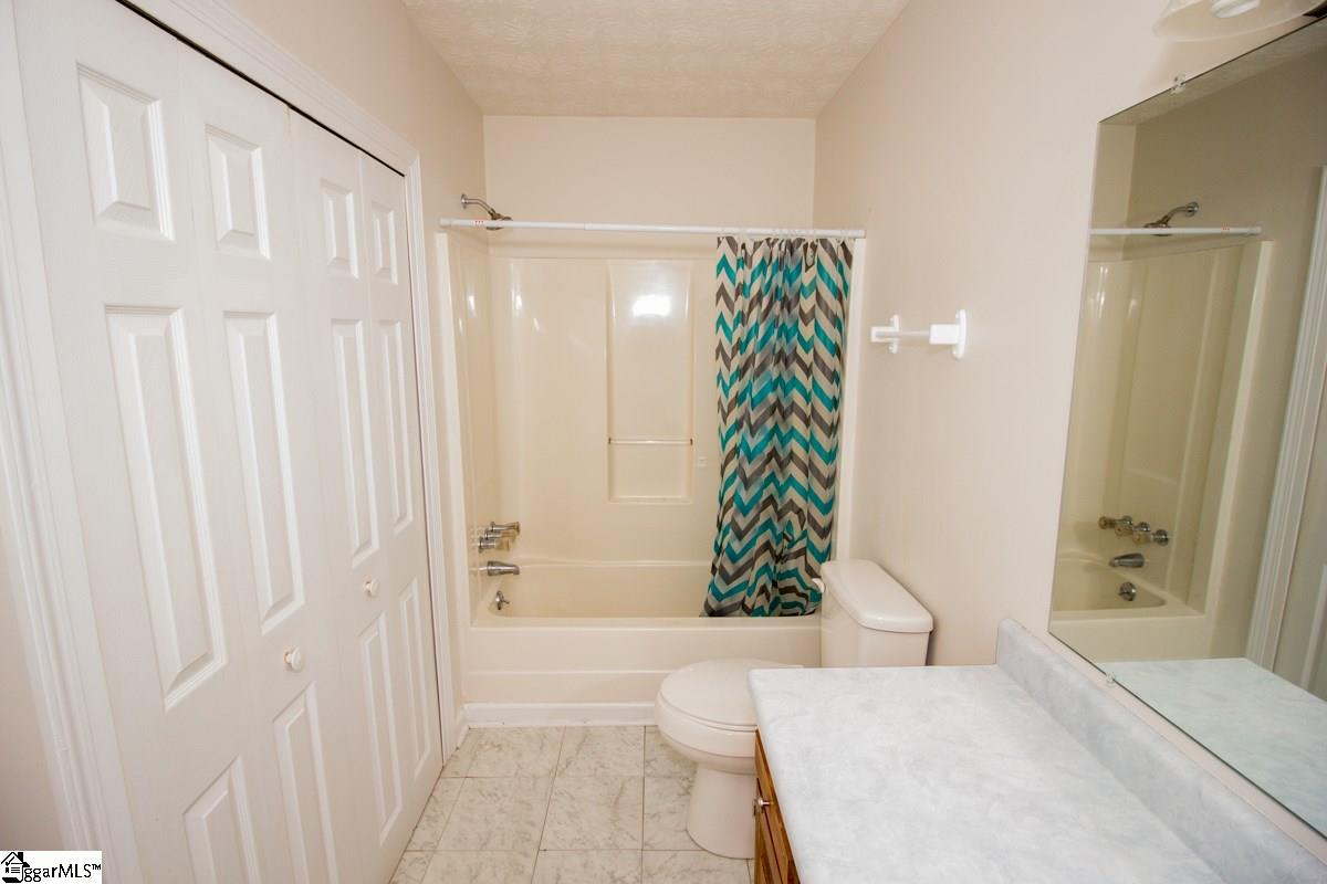 1 Dustin Brook Court Mauldin, SC 29662 - Photo 8 of 29 Gallery Image 8