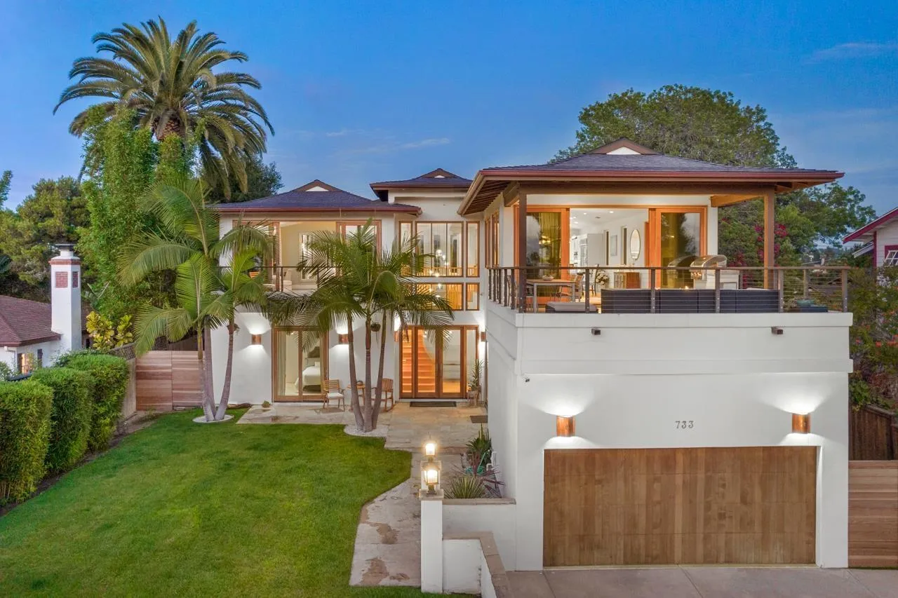 733 Stratford Drive Encinitas, CA 92024 - Photo 2 of 46 a front view of a house with garden