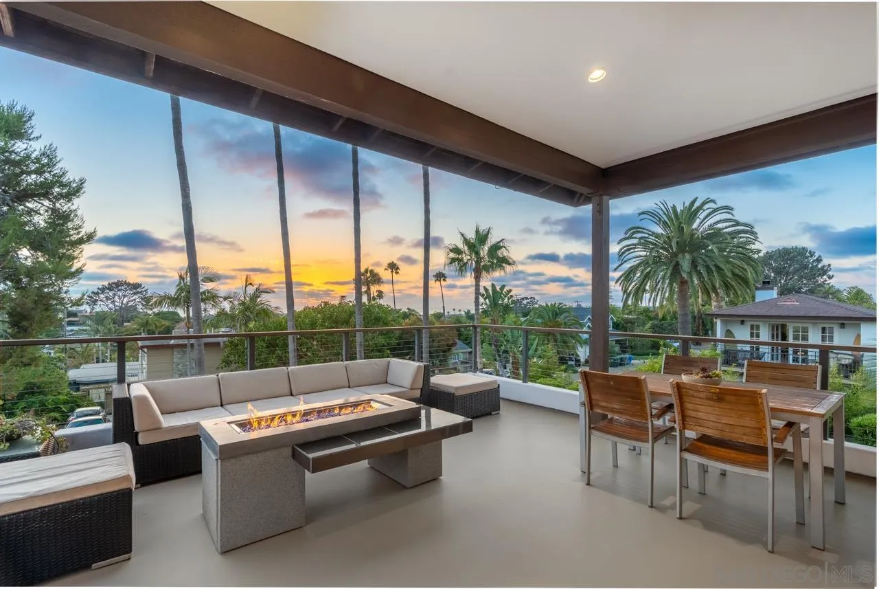 733 Stratford Drive Encinitas, CA 92024 - Photo 8 of 46 a outdoor space with patio couch and outdoor view