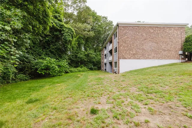 $250,000 | 494 Putnam Pike, Unit B5, Smithfield, RI 02828