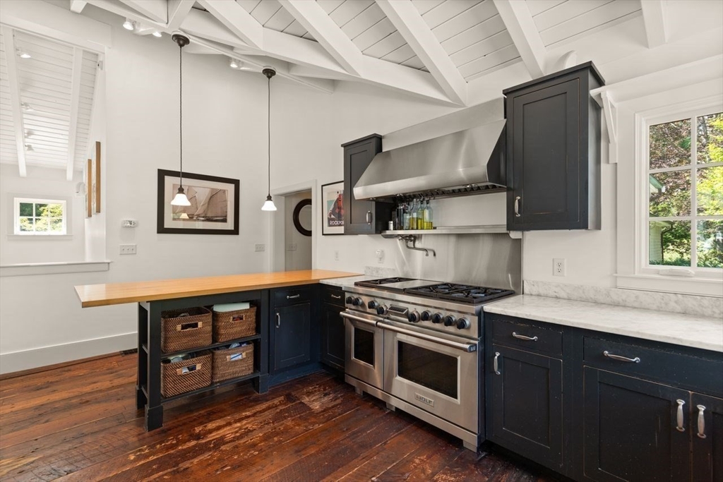17 Sea Street Manchester, MA 01944 - Photo 13 of 32 Gallery Image 13