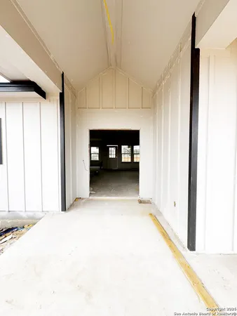 a view of livingroom with entryway