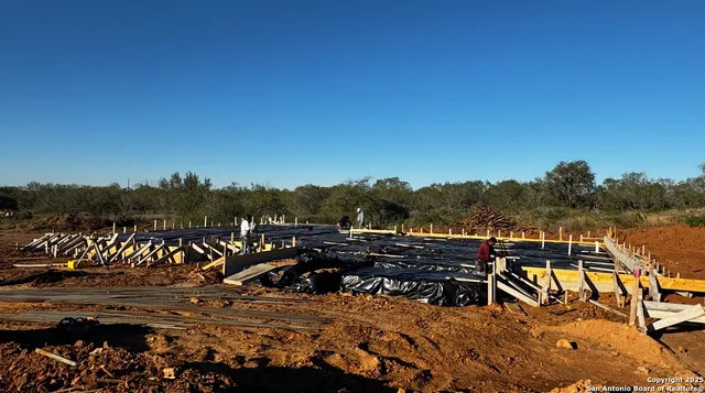 a view of an outdoor space