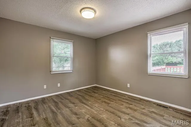 $169,900 | 4 Duchesne Drive, Florissant, MO 63031