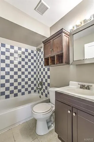 $169,900 | 4 Duchesne Drive, Florissant, MO 63031