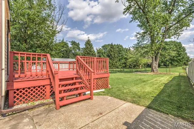 $169,900 | 4 Duchesne Drive, Florissant, MO 63031