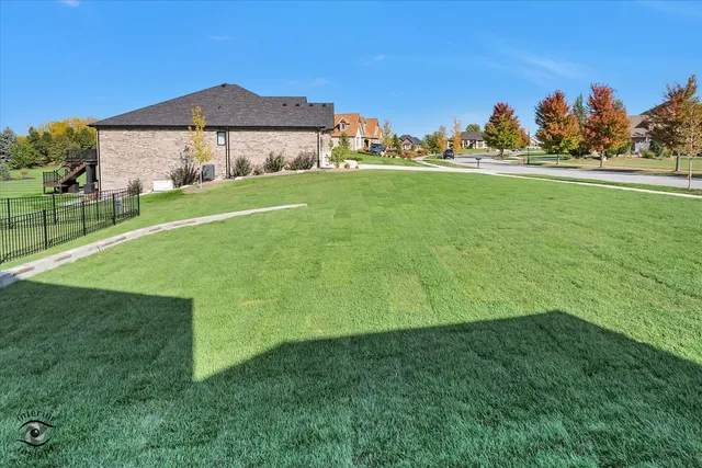 $1,049,000 | 23155 5 Oaks Drive, Frankfort, IL 60423