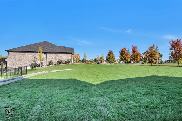 $1,049,000 | 23155 5 Oaks Drive, Frankfort, IL 60423