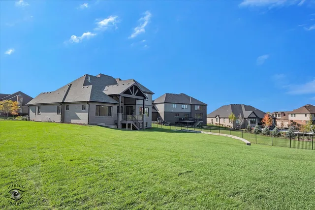 $1,049,000 | 23155 5 Oaks Drive, Frankfort, IL 60423
