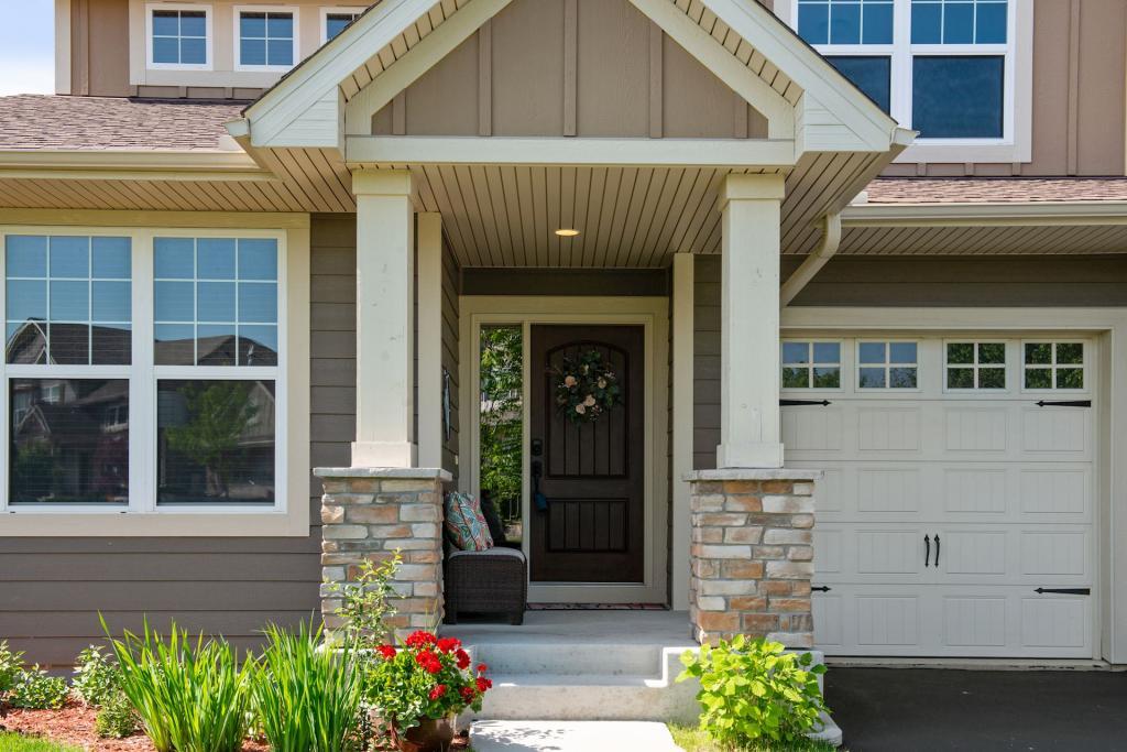 185 Lakeview Road East Chanhassen, MN 55317 - Photo 2 of 32 Gallery Image 2